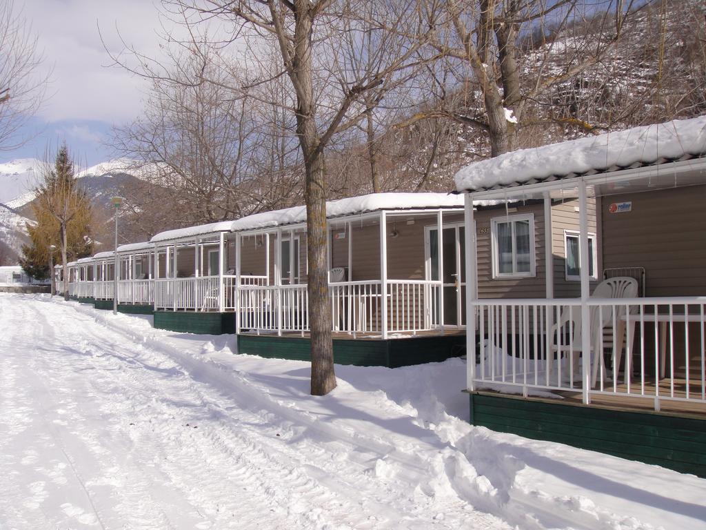 Bungalows Conca De Ter Vilallonga de Ter Pokoj fotografie
