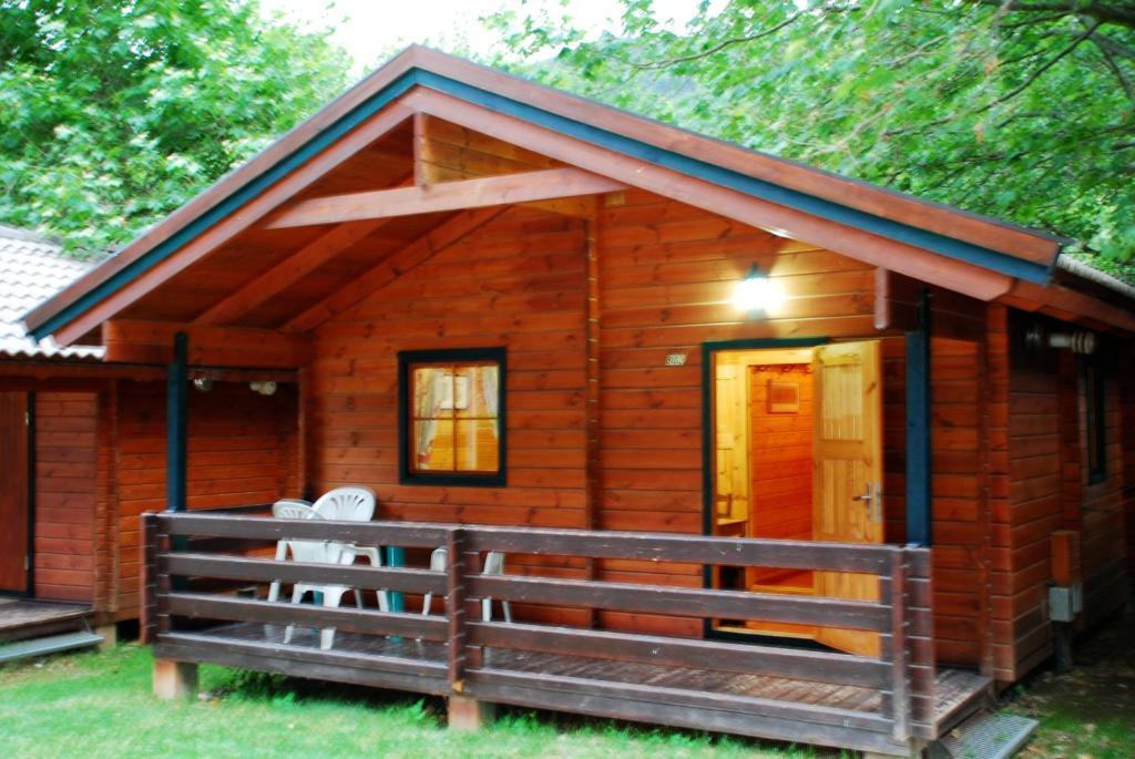 Bungalows Conca De Ter Vilallonga de Ter Pokoj fotografie